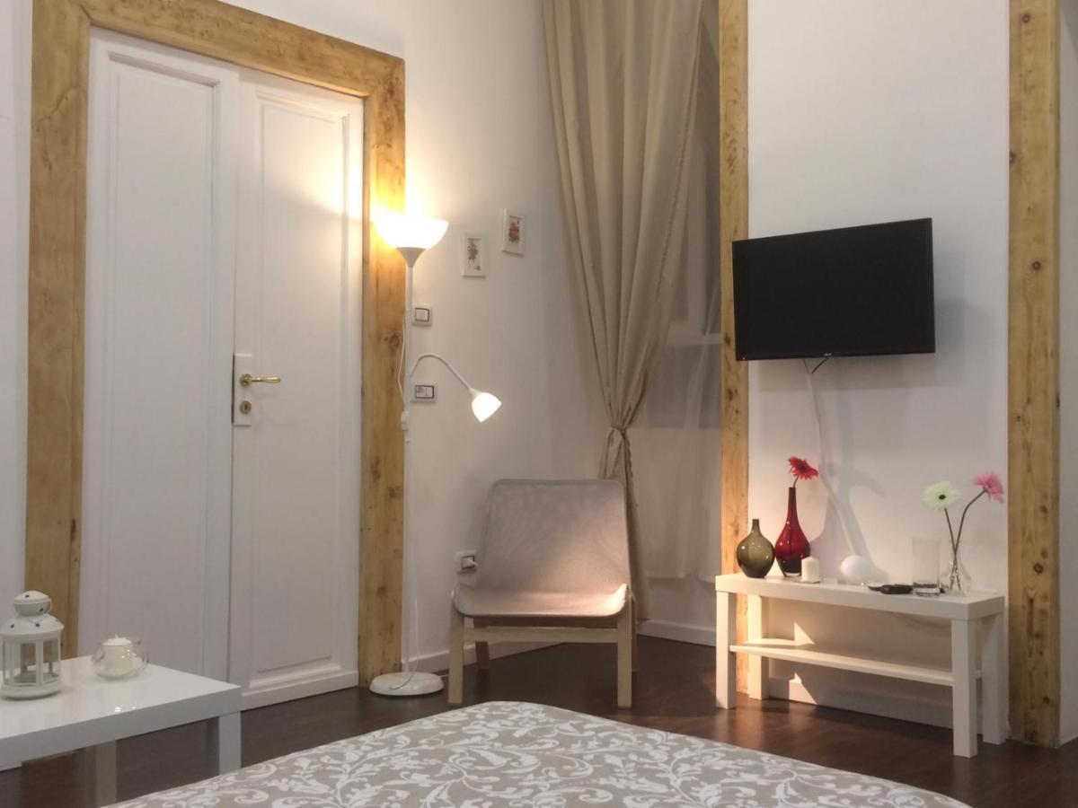 Piazza Carita' Centro Storico Apartment Napoli Ngoại thất bức ảnh