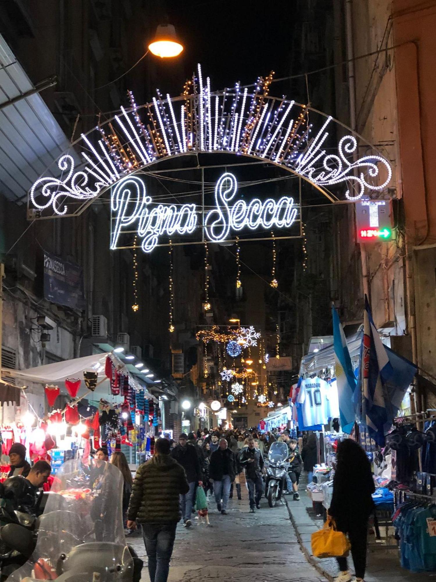Piazza Carita' Centro Storico Apartment Napoli Ngoại thất bức ảnh