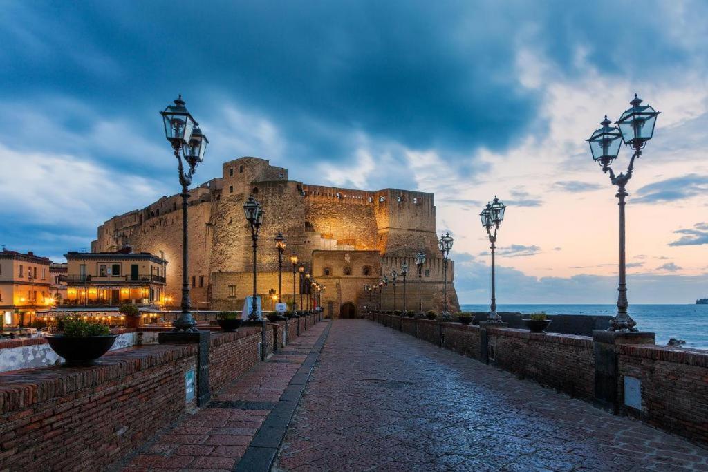 Piazza Carita' Centro Storico Apartment Napoli Ngoại thất bức ảnh