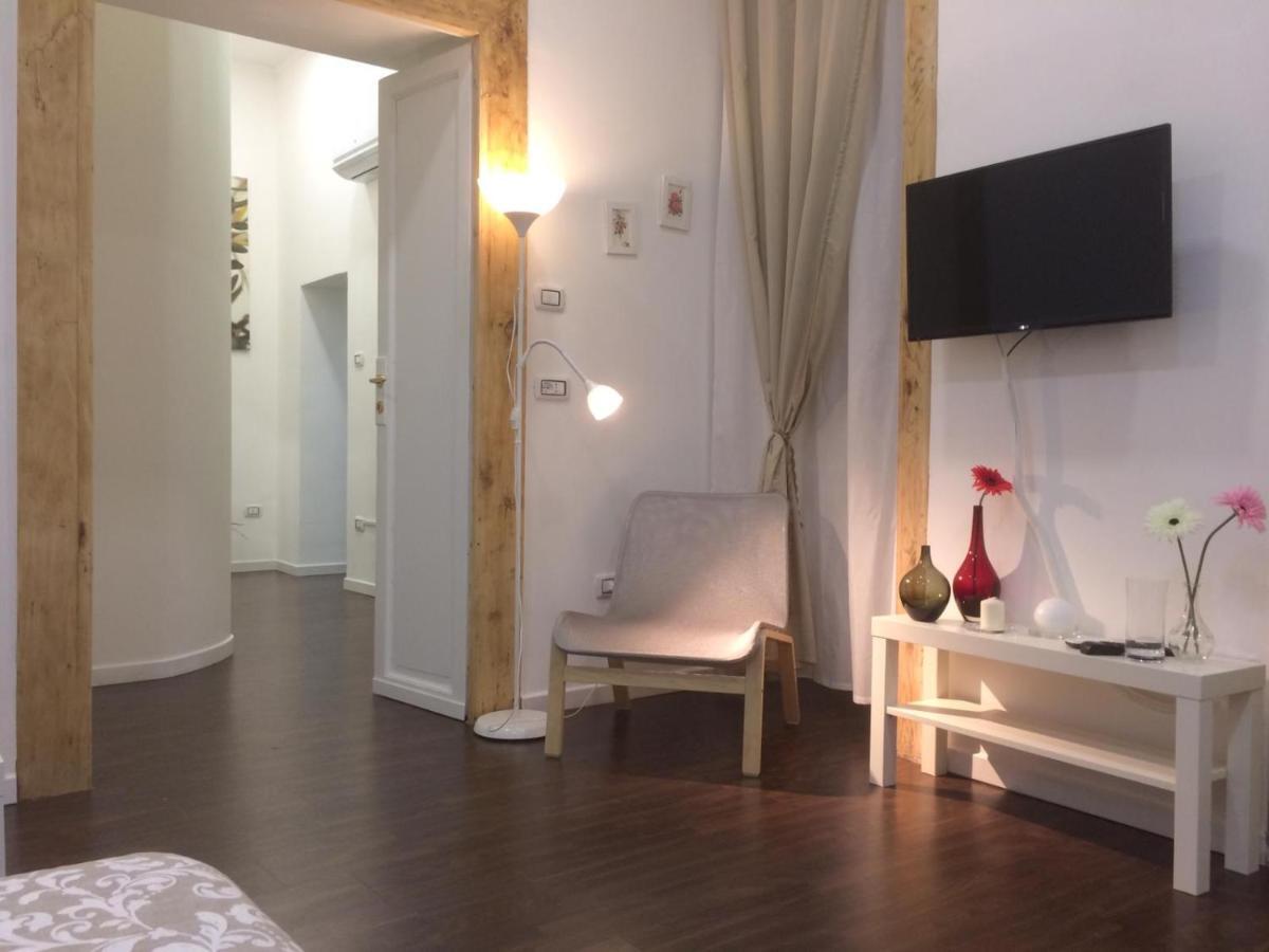 Piazza Carita' Centro Storico Apartment Napoli Ngoại thất bức ảnh