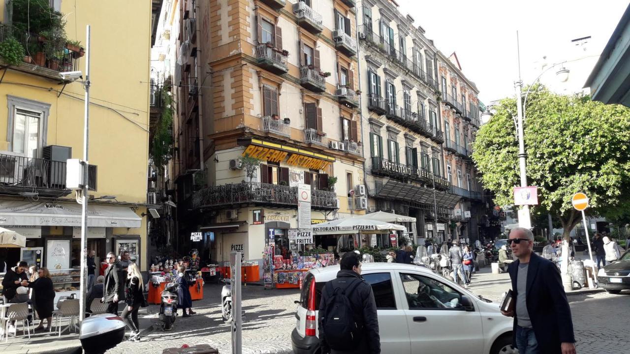 Piazza Carita' Centro Storico Apartment Napoli Ngoại thất bức ảnh