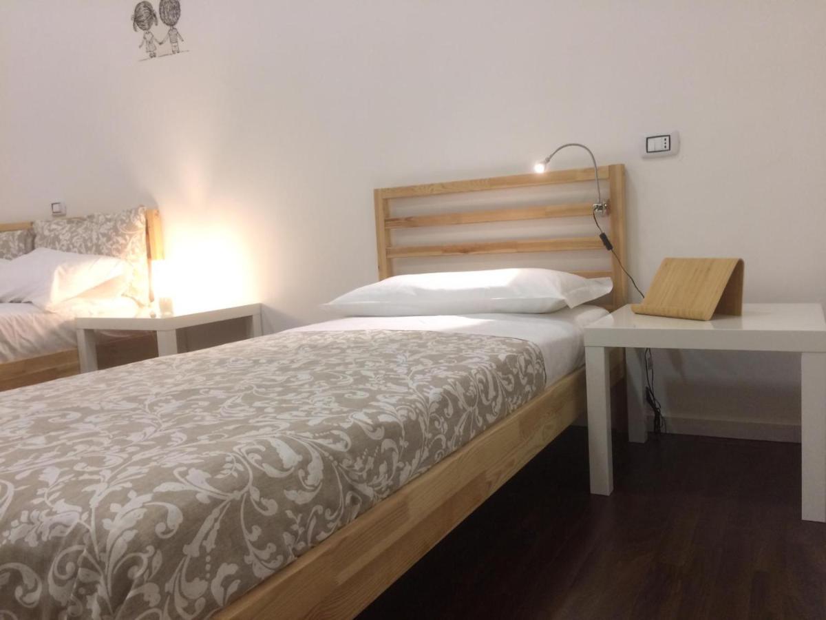 Piazza Carita' Centro Storico Apartment Napoli Ngoại thất bức ảnh