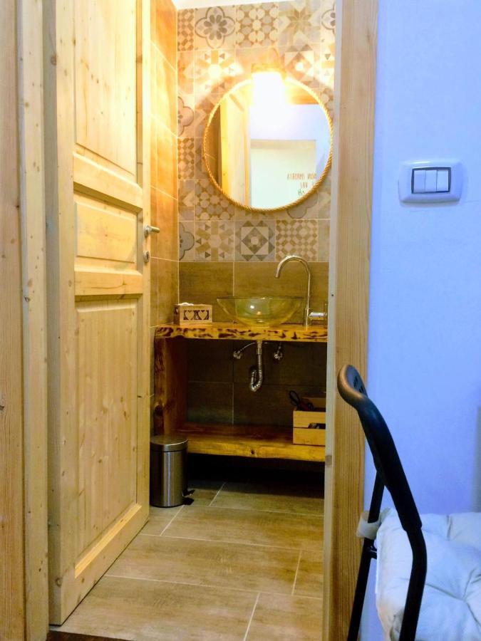 Piazza Carita' Centro Storico Apartment Napoli Ngoại thất bức ảnh
